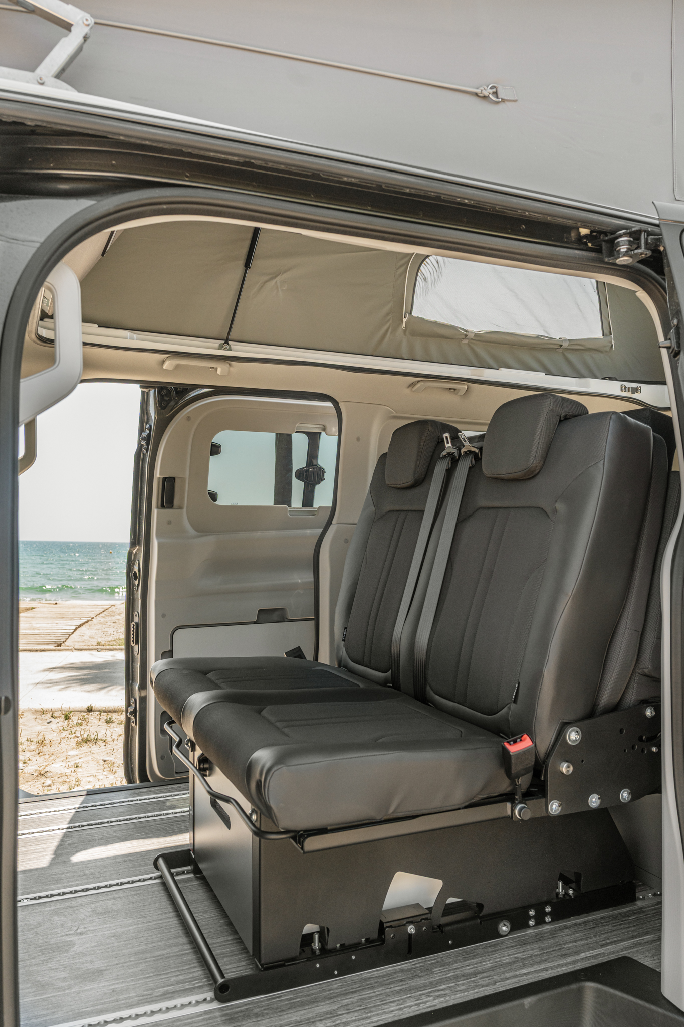 Panama Peak P59+ interior confort